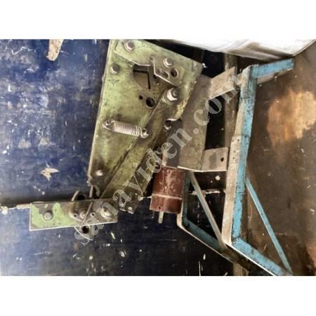 INDUSTRIAL TYPE HEAVY SHEAR .. ANGLE CUTTER ALSO AVAILABLE, Guillotine Scissors