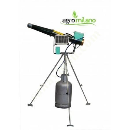 ELECTRONIC BIRD RETRACTOR WITH SOLAR POWERED TRIPOT - E4, Electric Fence