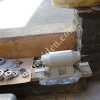 TAŞ MOTORU 4FAZ SANAYI ELETİRK LE CALIŞIR YENİ TEMİZ METAL MALZEMELERİ TAŞLAMA, Makina