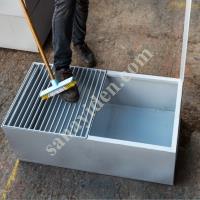 CONSTRUCTION BOOT WASH STATION / METAL FOOT DISINFECTION TROUGH, Hardware