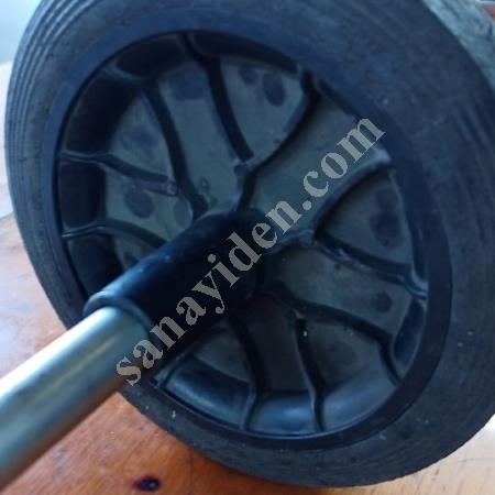 À VENDRE : CONTENANT À POUBELLE EN PLASTIQUE, CHARIOT À POUBELLE, TUYAU À ROUE., Hortum & Boru