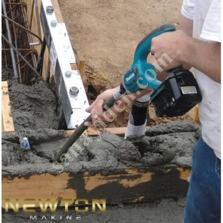 MAKITA BATTERY CONCRETE VIBRATOR, Building Construction