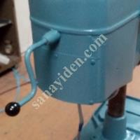 SATILIK SÜTUNLU MATKAP TEZGAHI ÇİFT DEVİRLİ KARE VİDALI, Makina