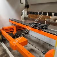 ERMAKSAN MARKA 3 METRE 135 TON 4 EKSEN CNC HİDROLİK ABKANT PRES, Makina