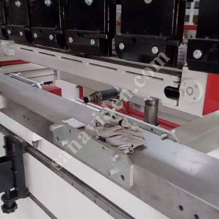 BAYKAL 3000/150 TON  TÜM BAKIMLARI YAPILMIŞTİR 0536 709 41 57, Makina