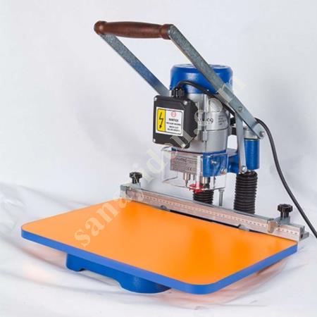 ULUDAĞ TAS MENTEŞE YERI AÇMA MAKINESI , Machine