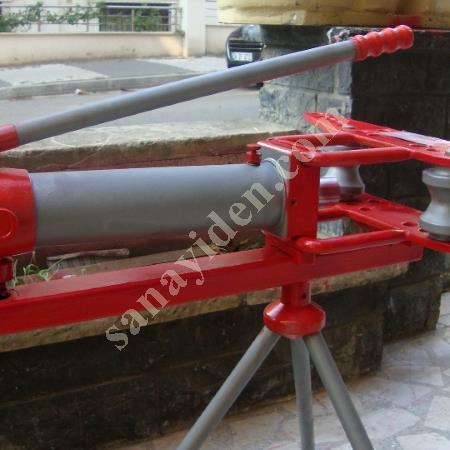 ERMAKS BRAND PIPE BENDING MACHINE - MOULDED FROM 3/8'“ TO 2/5”'!, Machine
