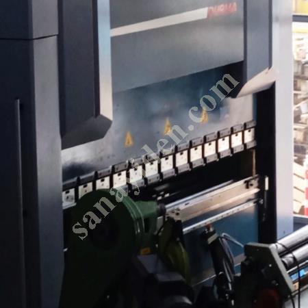 DURMAZLAR CNC HİDROLİK ABKANT AD-S 25100, Makina