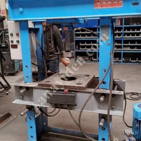 30 TON SEVİNÇLİ MANUEL VE OTOMATİK ÇALIŞMA ÖZELLİĞİ  PRES STOKTAN HEMEN TESLİMDİR, Makina