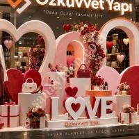 STRAFOR SEVGİLİLER GÜNÜ VİTRİN DEKORU ÖZEL TASARIM,