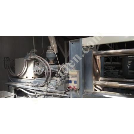 PLASTIC INJECTION MACHINE BATTENFELD 270 TON, Plastic Injection Molding Machines