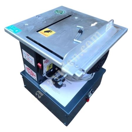 TOZSUZ LAMİNAT PARKE KESME MAKİNESİ, Machine