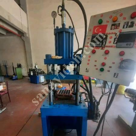 60 TONLUK PRES MAKINESINE KAUÇUK DA KULLANILDI REVIZYONLU, Metal