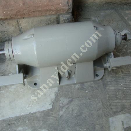 TAŞ MOTORU 4FAZ SANAYI ELETİRK LE CALIŞIR YENİ TEMİZ METAL MALZEMELERİ TAŞLAMA, Makina