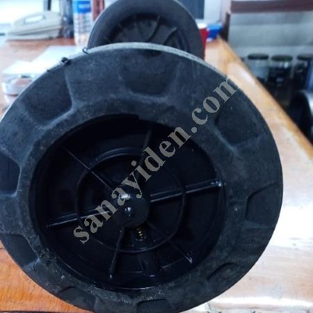 À VENDRE : CONTENANT À POUBELLE EN PLASTIQUE, CHARIOT À POUBELLE, TUYAU À ROUE., Hortum & Boru