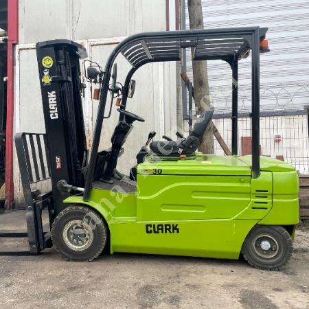 KİRALIK CLARK  MARKA 3 TON FORKLİFT +  7/24 SERVİS DESTEĞİ, Forkliftler
