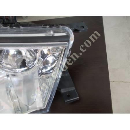 MITSUBISHI L200 RIGHT HEADLIGHT ON ORIGINAL STANLEY BRAND BULBS, Spare Parts And Accessories Auto Industry