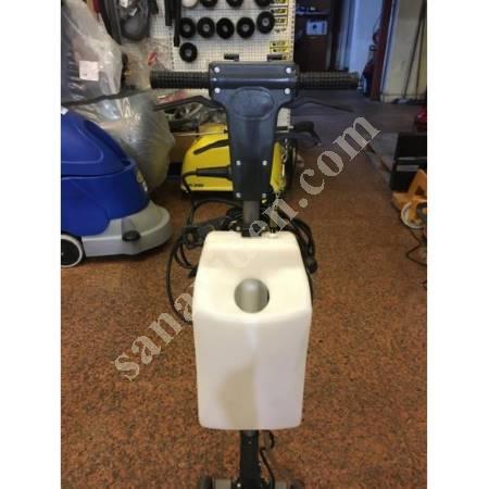 ITALIAN CARPET WASHING AND FLOOR POLISHING MACHINE, Carpet And Seat Washing Machines